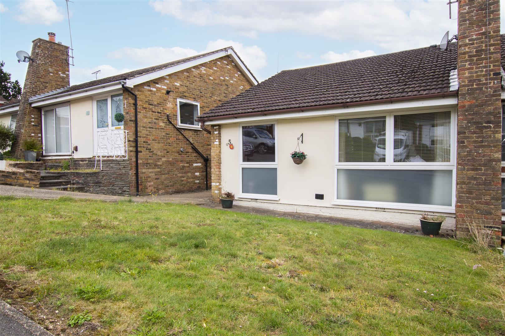 Valley Fields Crescent, Enfield Lanes Estate Agents